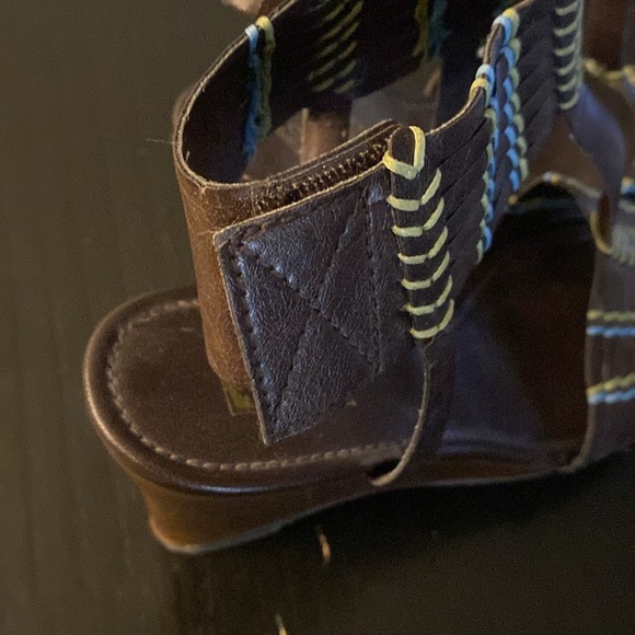 🍍DECREE WEDGE🍍VELCRO WRAP🍍SIZE 8🍍 - Picture 4 of 5